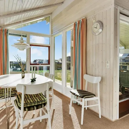 Дом отдыха 3 Bedroom Lovely In
