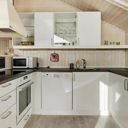 3 Bedroom Lovely In Дом отдыха