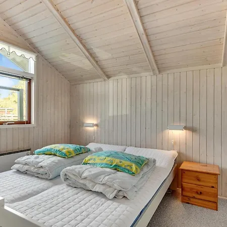 3 Bedroom Lovely In Дом отдыха Broager