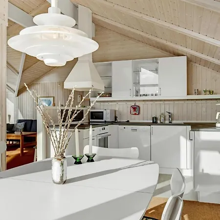 Дом отдыха 3 Bedroom Lovely In