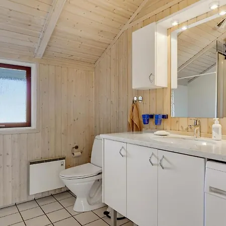 3 Bedroom Lovely In Дом отдыха